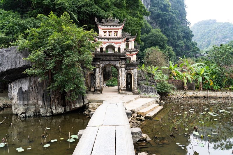 Entrance to Bich Dong Pagoda