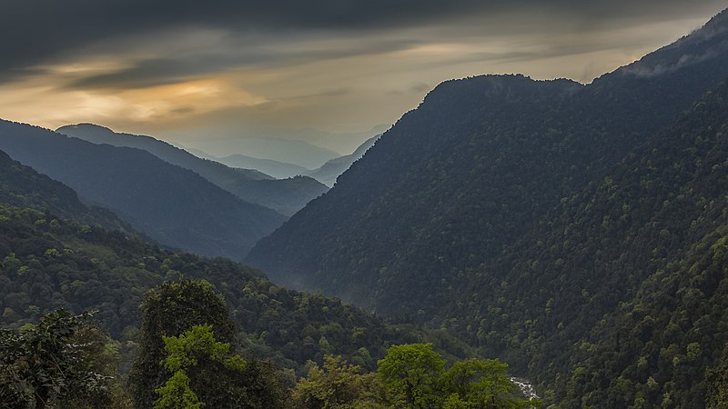 View along the Goechala trek