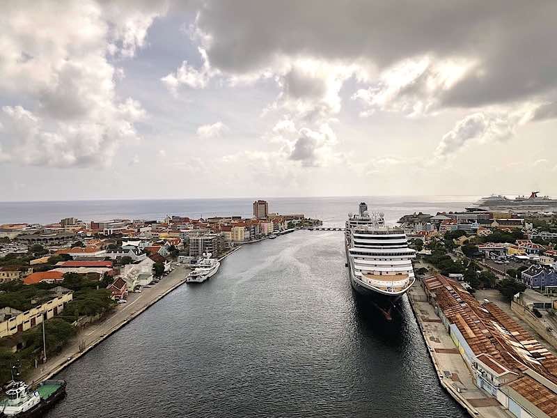 Sint Anna Bay viewed from the Queen Juliana Bridge